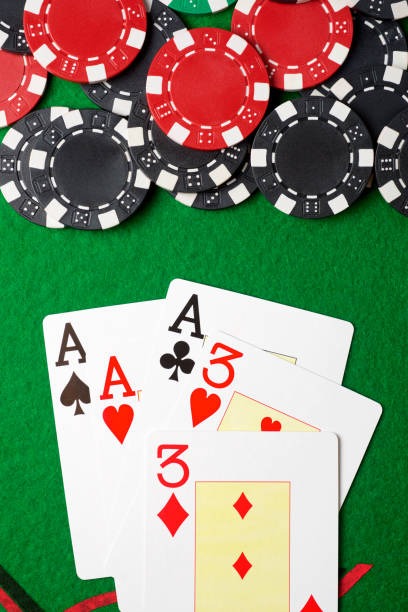 Texas Hold'em Bonus hand progression shown on kencana slot desktop interface